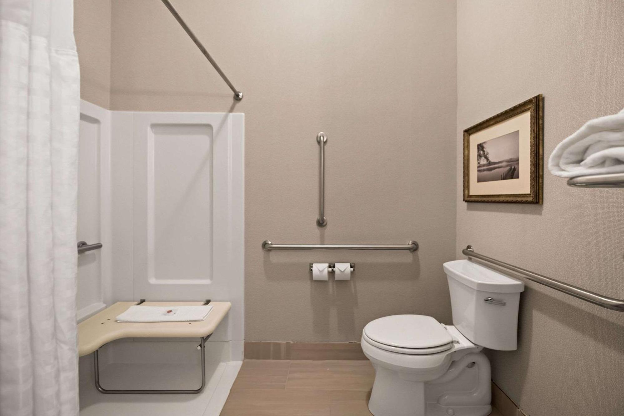Comfort Suites Hudson I-94 Екстер'єр фото