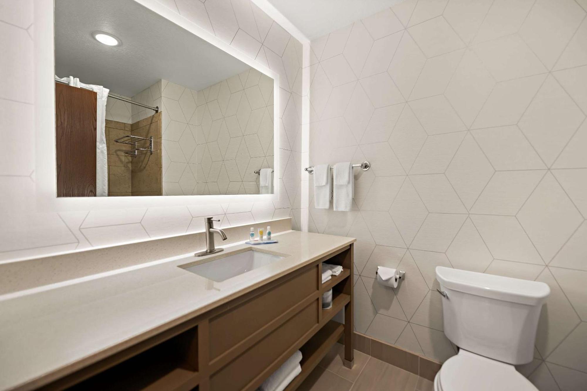 Comfort Suites Hudson I-94 Екстер'єр фото
