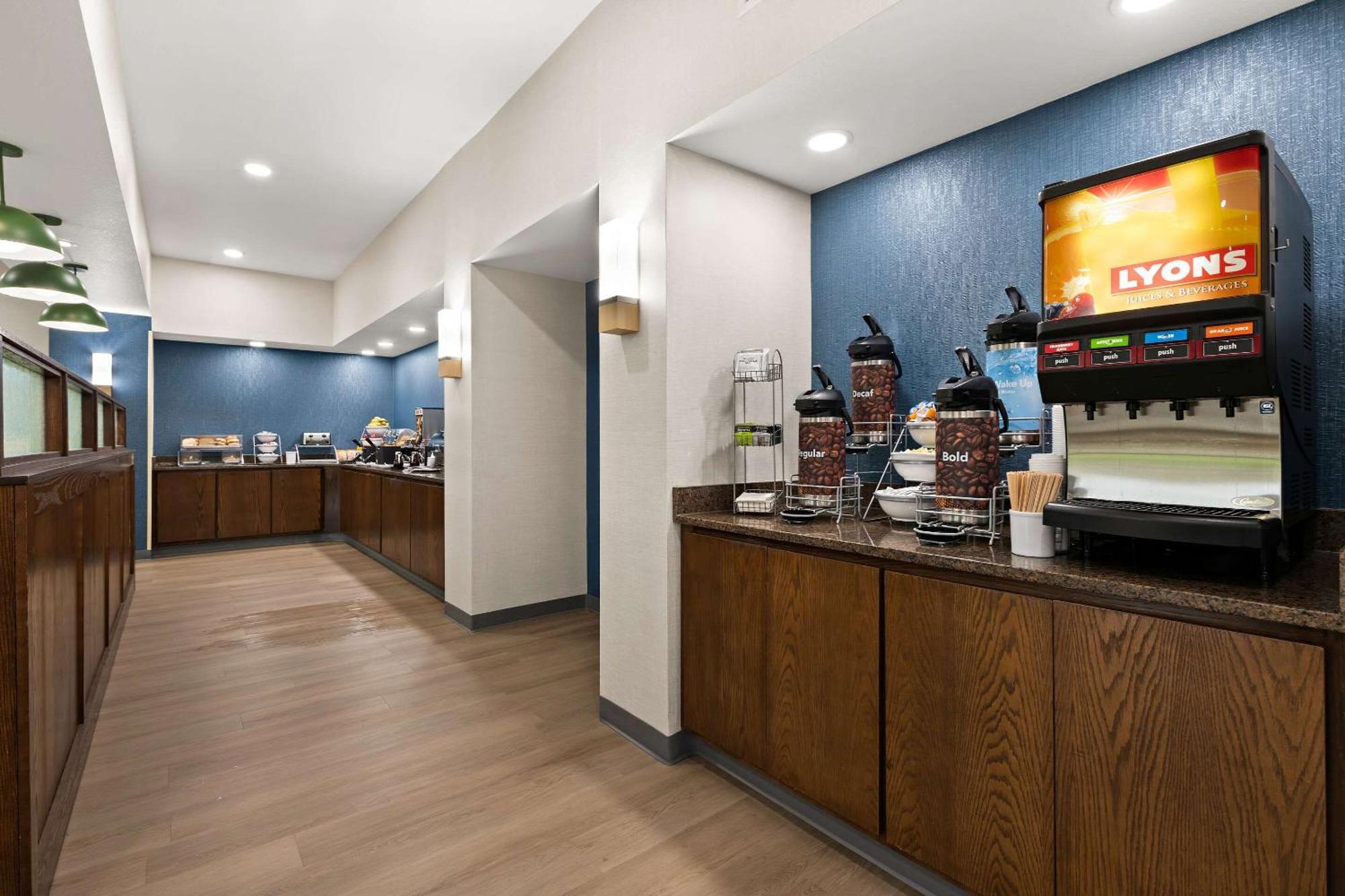Comfort Suites Hudson I-94 Екстер'єр фото